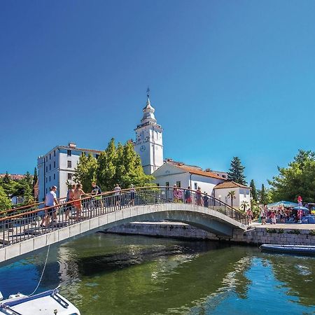 2 Bedroom Lovely Apartment In Crikvenica Esterno foto