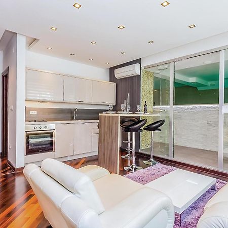 2 Bedroom Lovely Apartment In Crikvenica Esterno foto