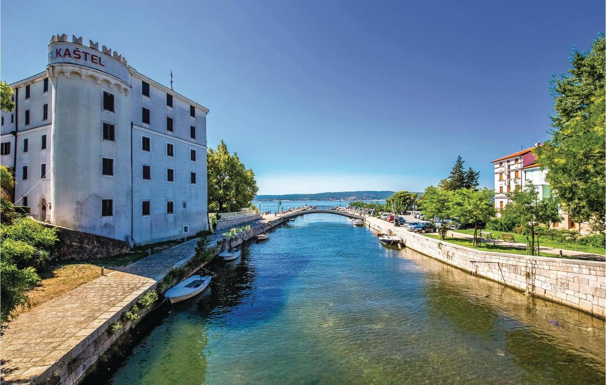 2 Bedroom Lovely Apartment In Crikvenica Esterno foto