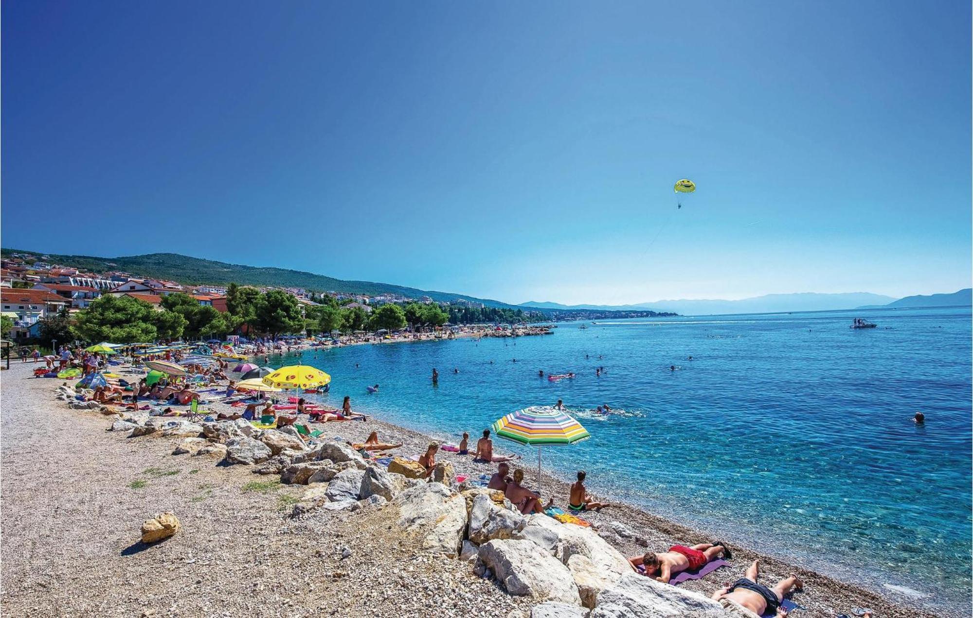 2 Bedroom Lovely Apartment In Crikvenica Esterno foto