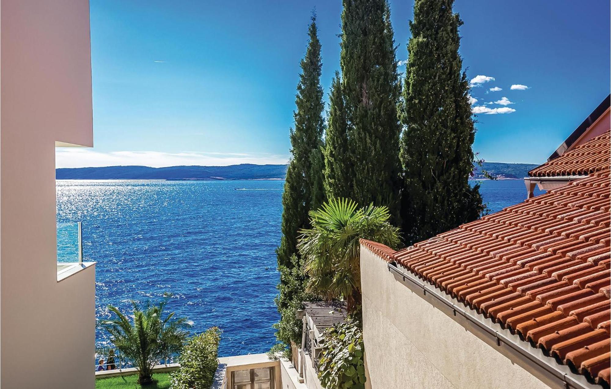 2 Bedroom Lovely Apartment In Crikvenica Esterno foto